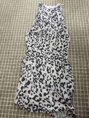 Trendy boutique Beige Maxi Dress with Black Leopard Print